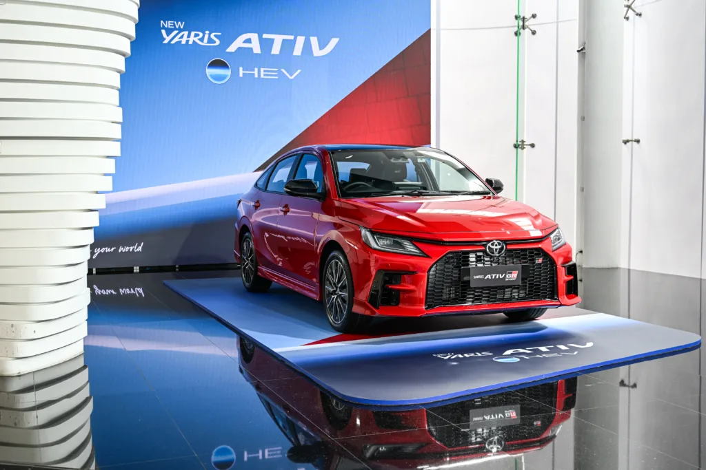 ภายนอก-yaris ativ hev-hev gr sport