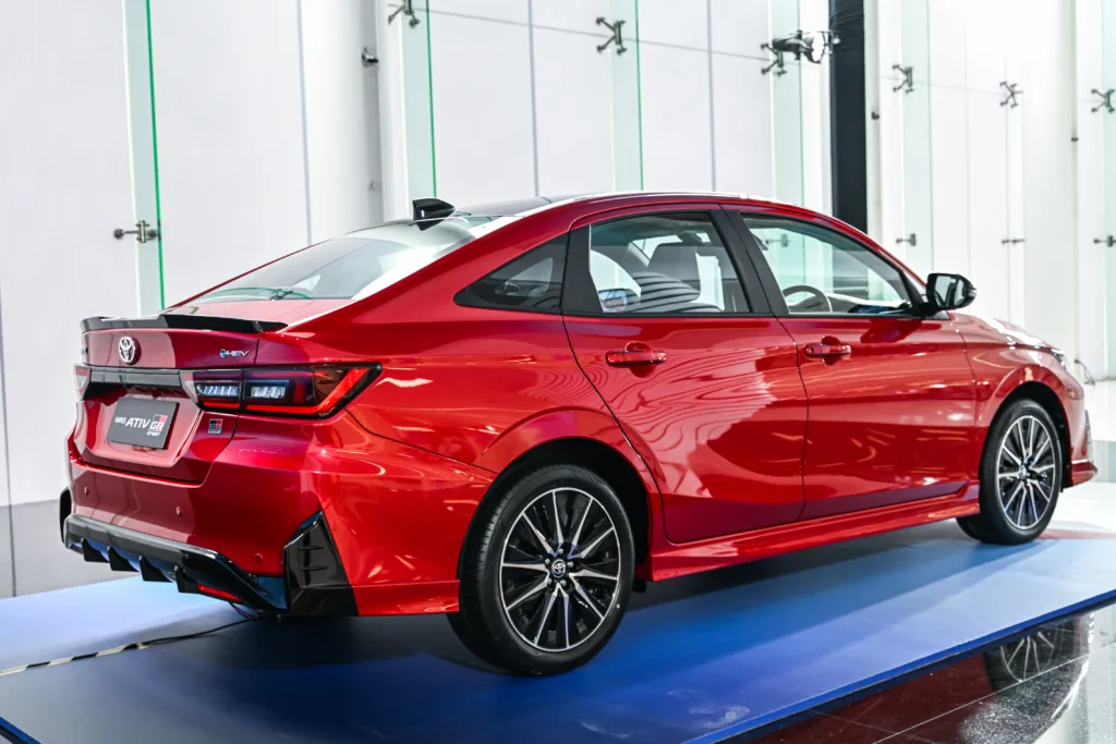ภายนอก-yaris ativ hev-hev gr sport
