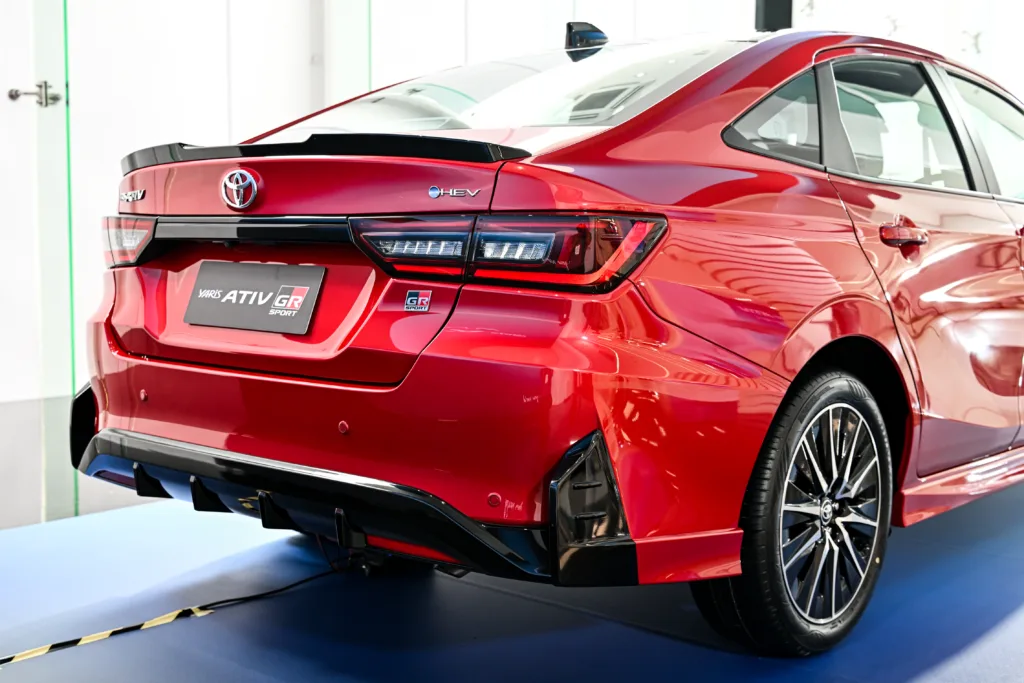 ภายนอก-yaris ativ hev-hev gr sport