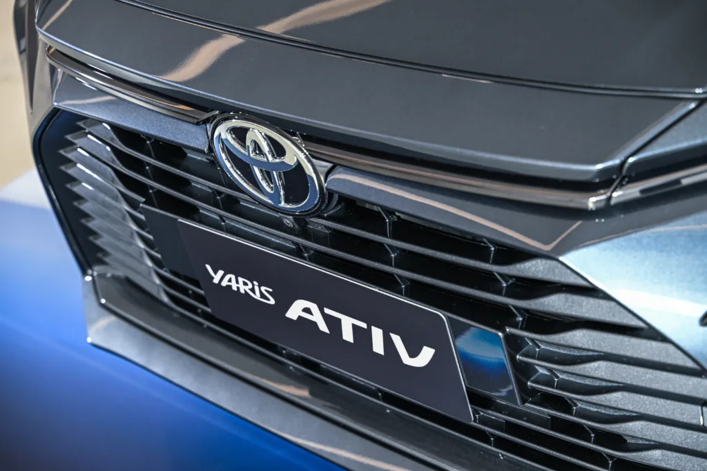 ภายนอก-yaris ativ hev-hev premium