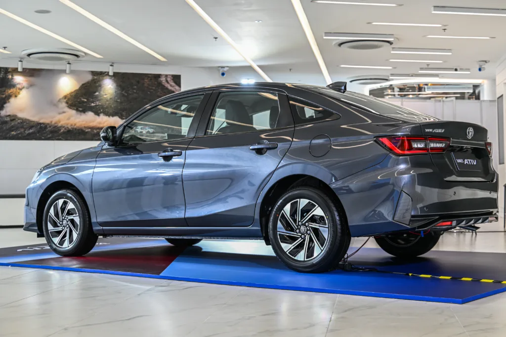 ภายนอก-yaris ativ hev-hev premium