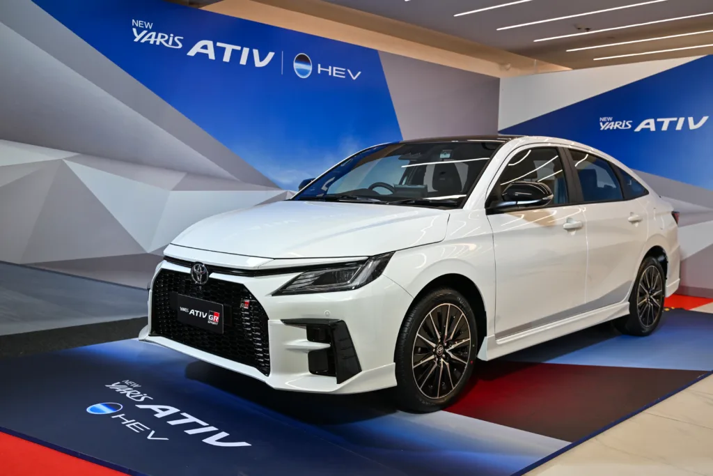 ภายนอก-yaris ativ hev-hev gr sport
