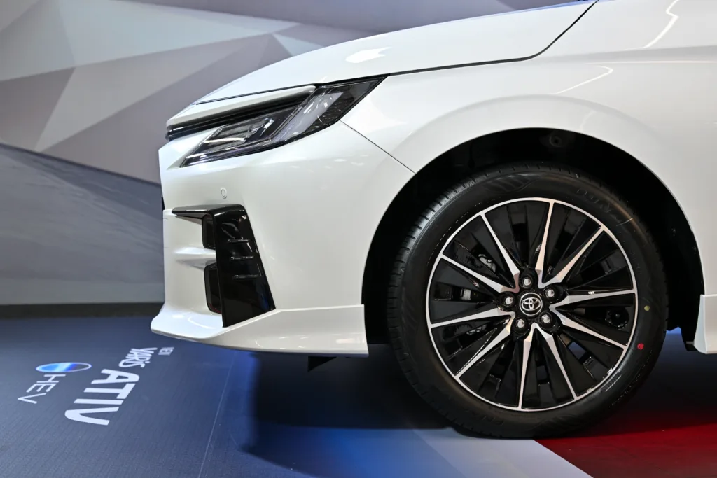 ภายนอก-yaris ativ hev-hev gr sport