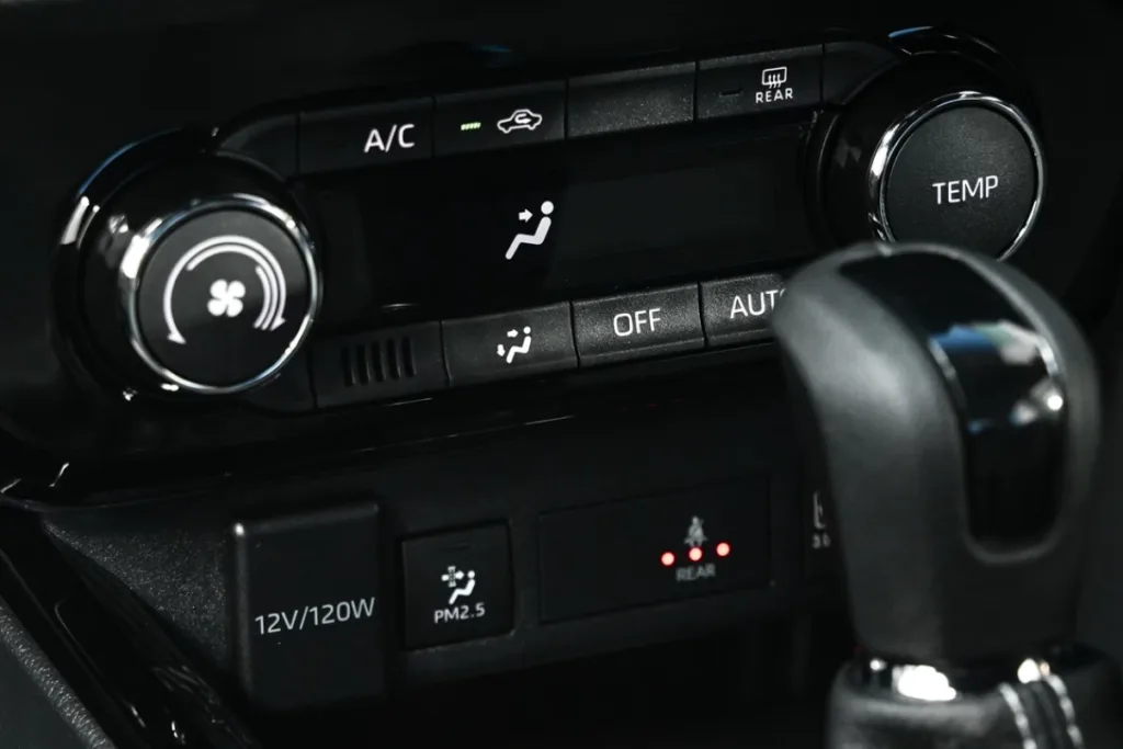 ภายใน-yaris ativ hev-hev gr sport