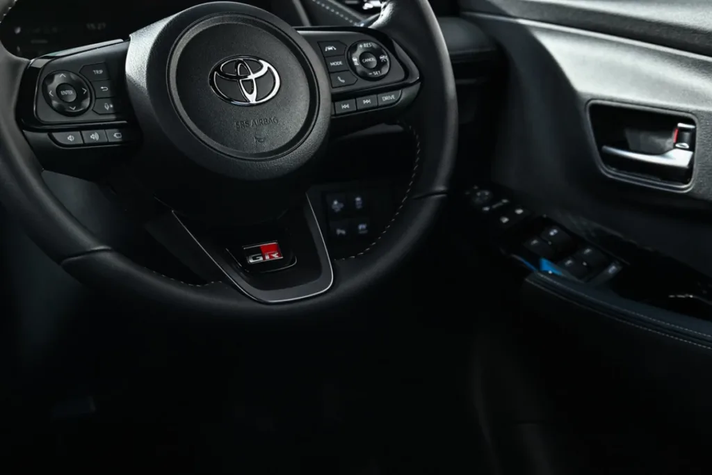 ภายใน-yaris ativ hev-hev gr sport